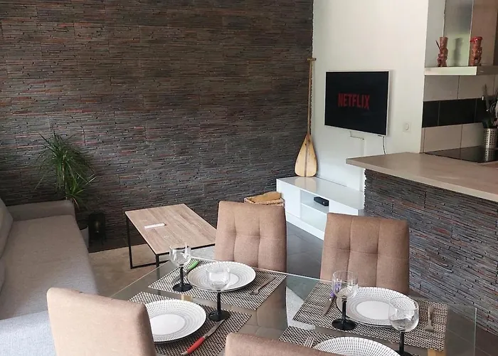 Beautiful 2 With Terrace * 芒通