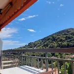 Beautiful 2 With Terrace מנטון